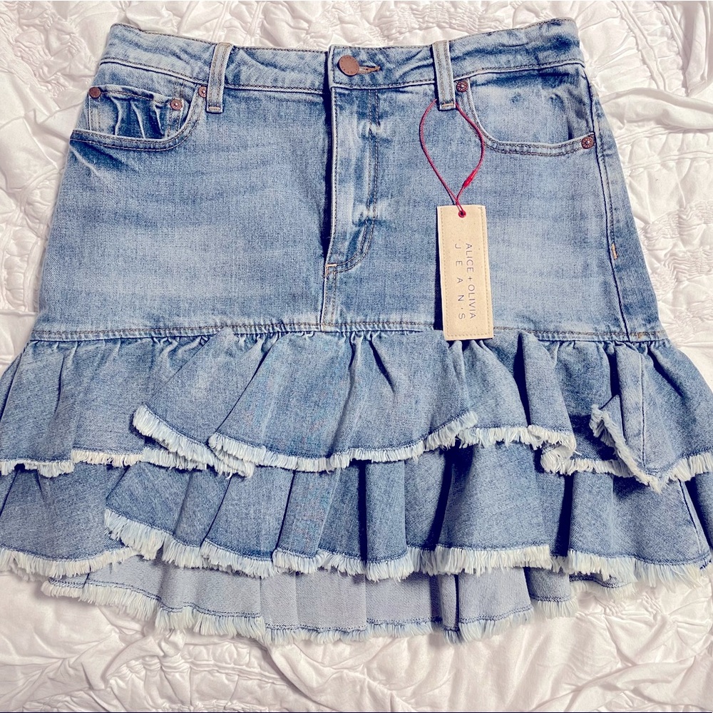 NWT Alice + Olivia Good Ruffle Hem Mini Skirt